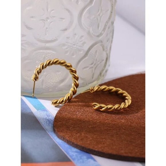 Retro C Shape Gold Hoop Earrings - Picture 3 of 5